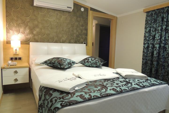 Room 3 of 20