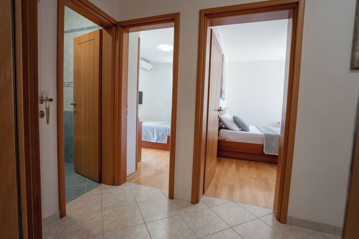 Room 7 of 53