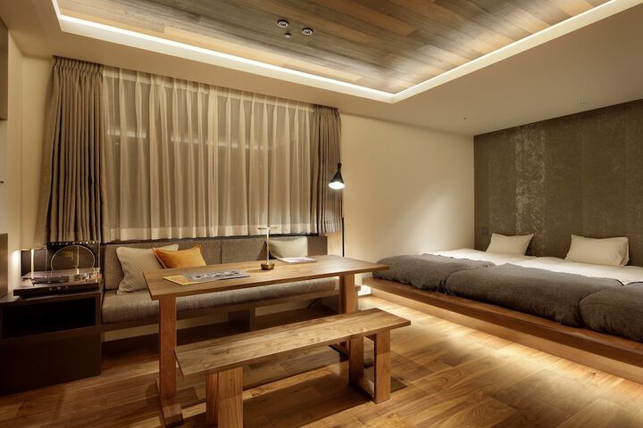 Room 17 of 41