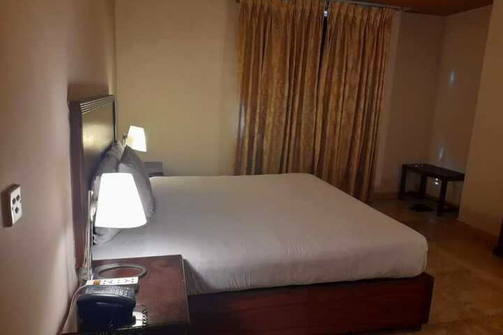 Room 13 of 20