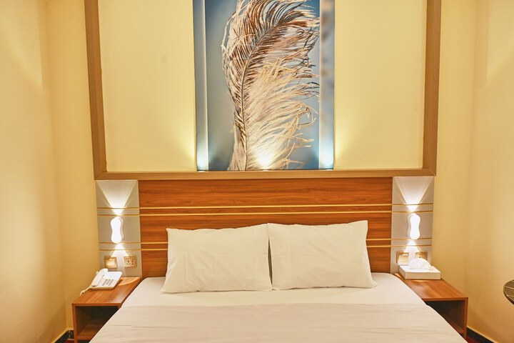 Room 16 of 25