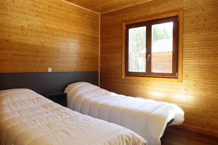 Room 4 of 41