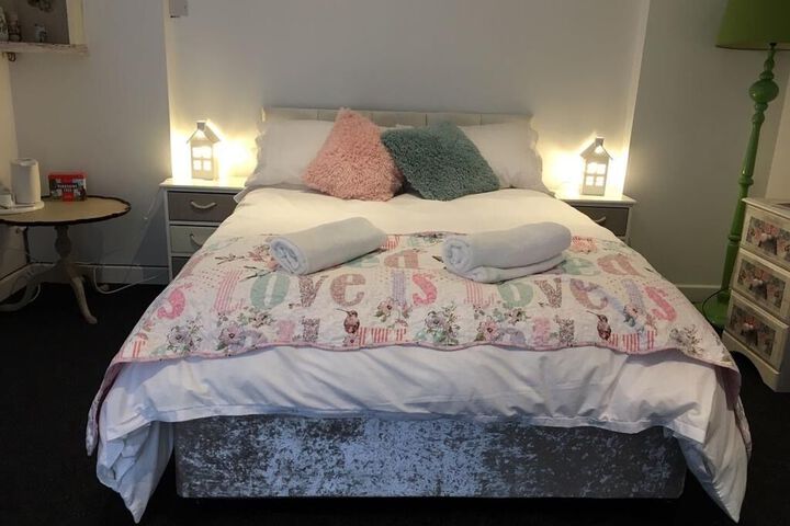 Room 8 of 11