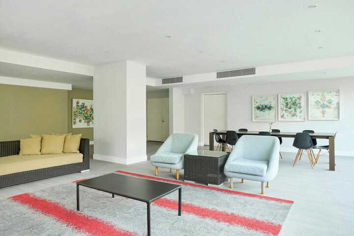 Room 25 of 108