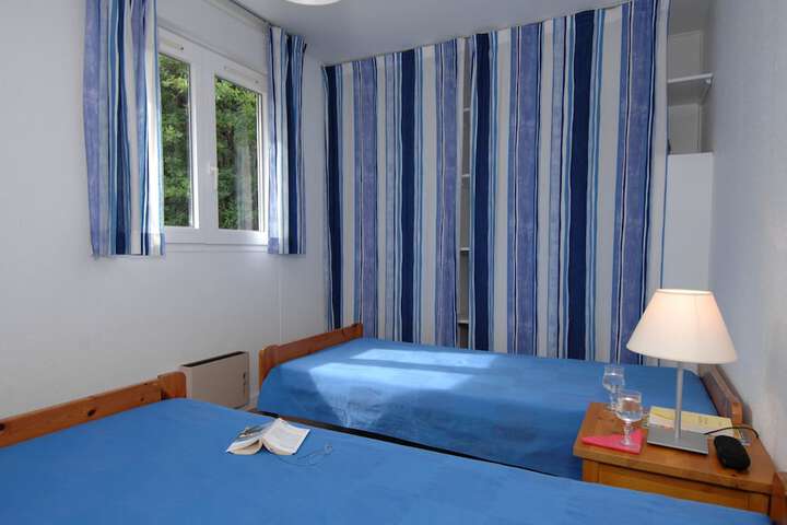 Room 6 of 35