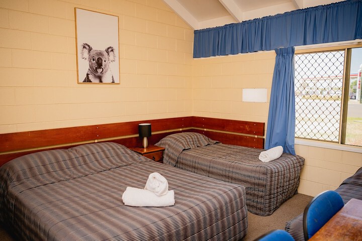 Room 5 of 11