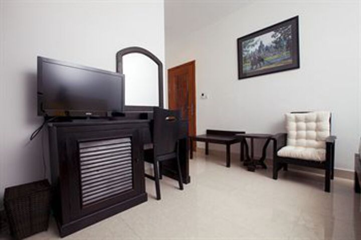 Room 13 of 27