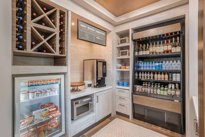 Snack bar