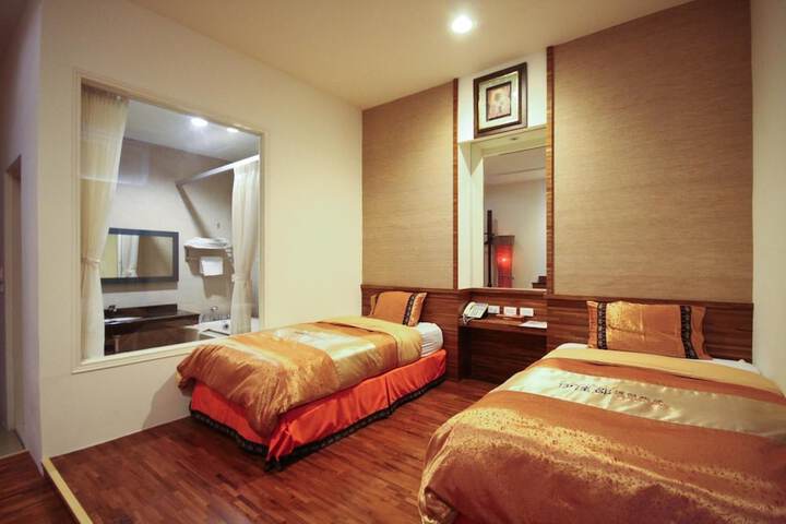 Room 72 of 137