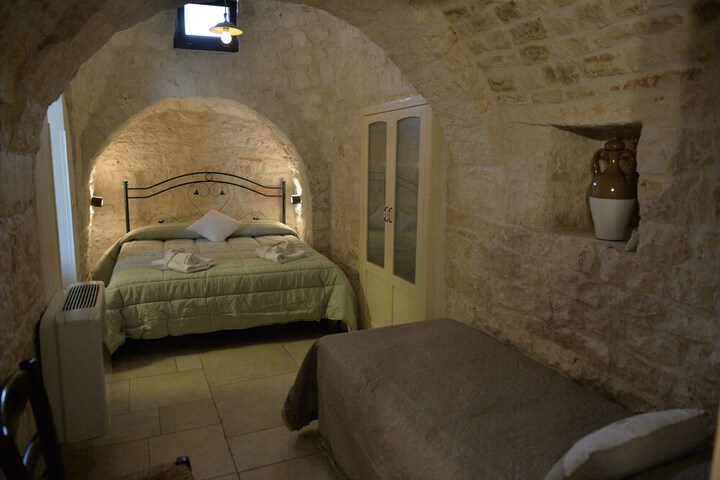 Room 2 of 60