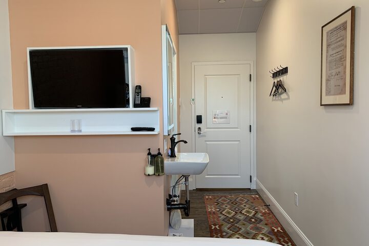 Room 10 of 21