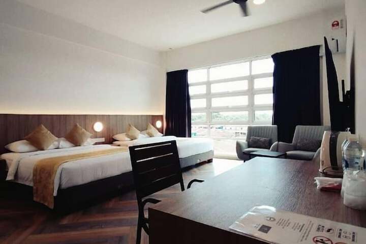 Room 18 of 25