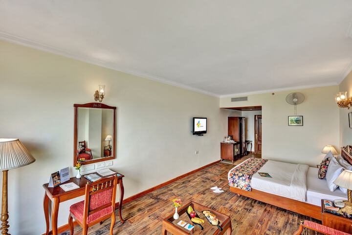 Room 8 of 51