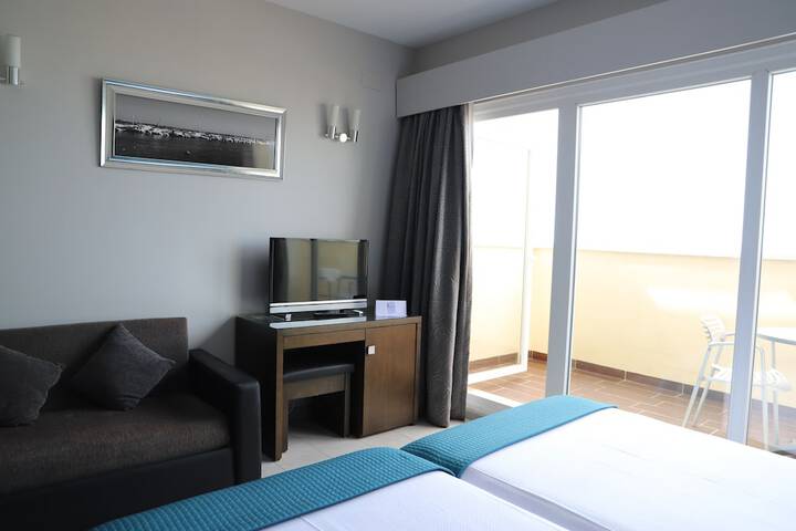 Room 15 of 48