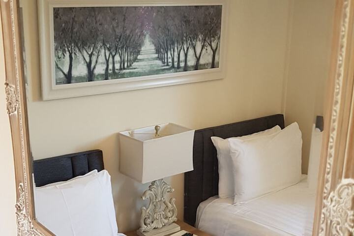 Room 2 of 9
