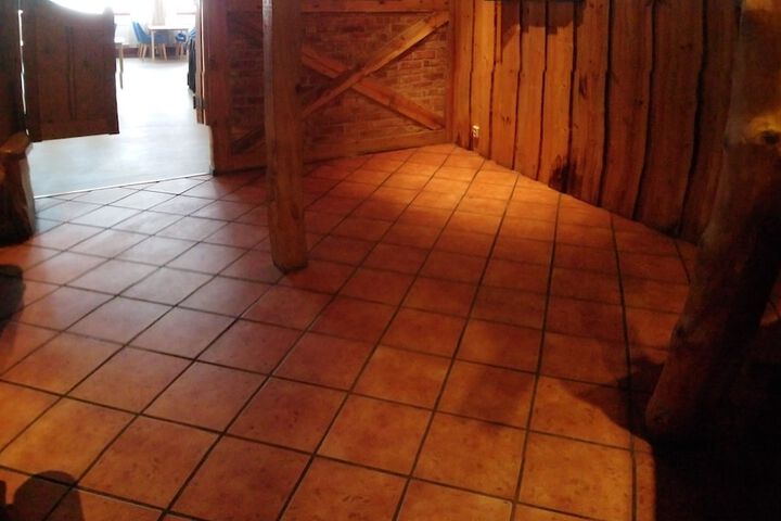 Lounge 78 of 139