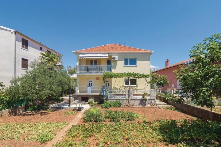 Awesome Home in Zadar With 3 Bedrooms and Wifi