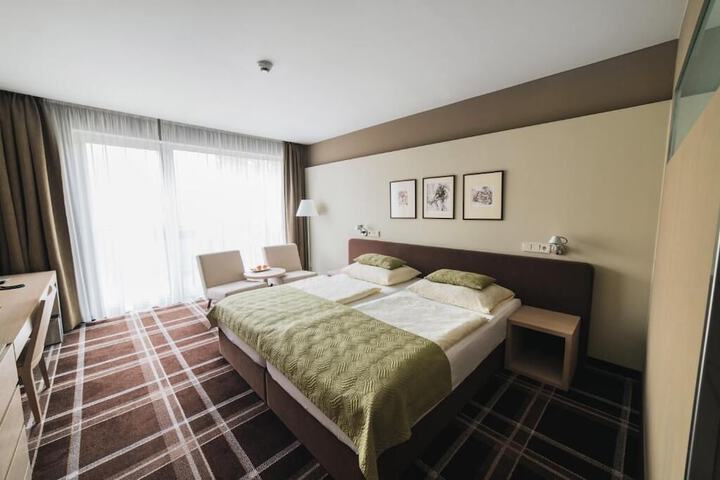 Room 4 of 24