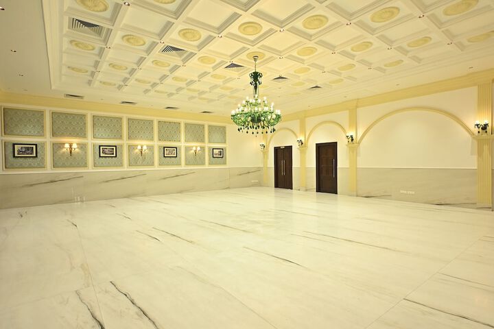 Ballroom/Hall 126 of 161
