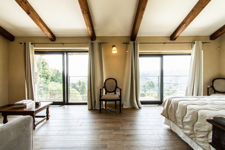 Room 14 of 42