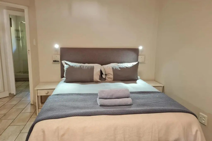 Room 2 of 3