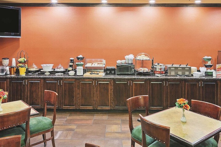 Breakfast/Coffee Service 48 of 57