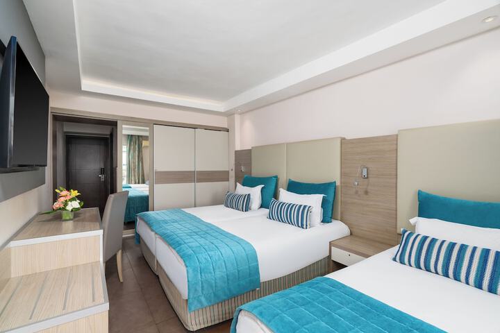 Room 42 of 184