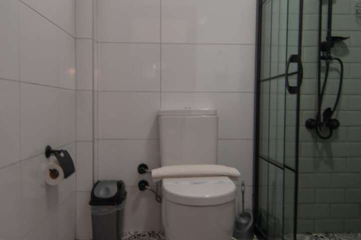 Room 76 of 135