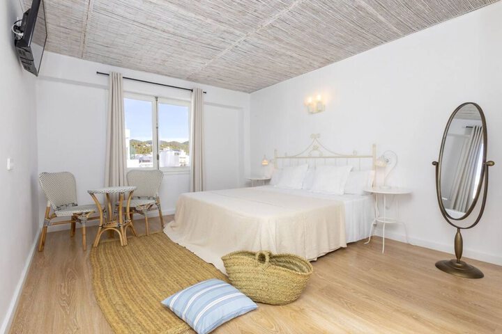 Room 16 of 41