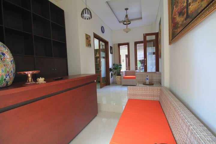 Hotel Interior 4 of 37