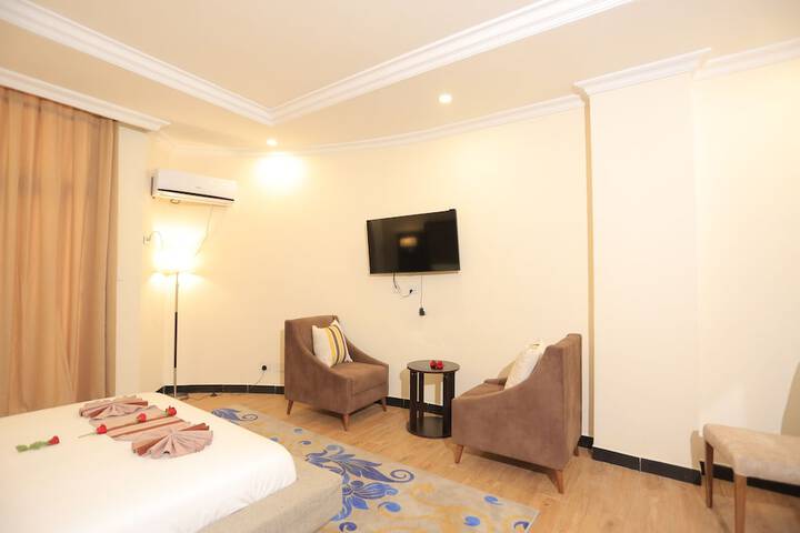 Room 15 of 37