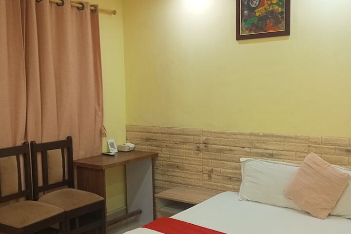 Room 12 of 15