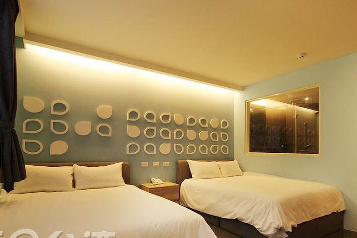 Room 34 of 118
