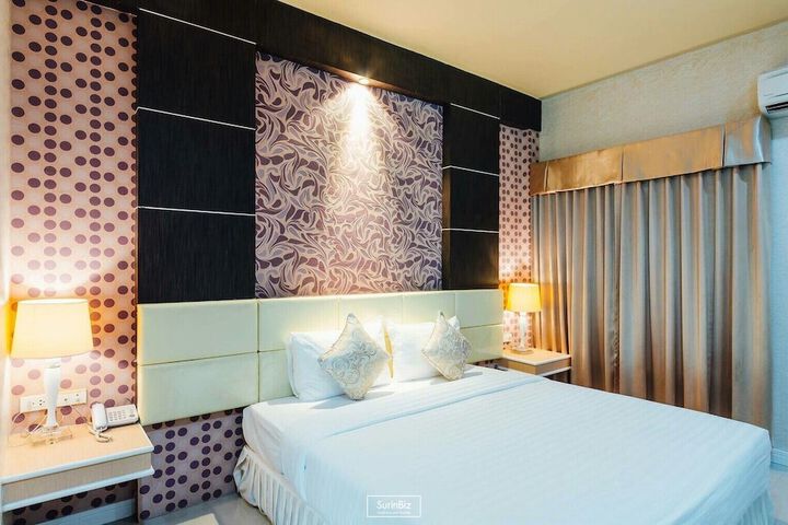 Room 16 of 33