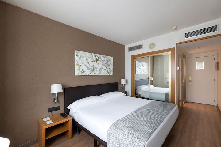 Room 10 of 42