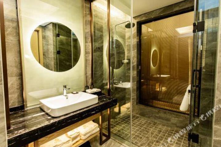 Huarong Mingwei International Hotel