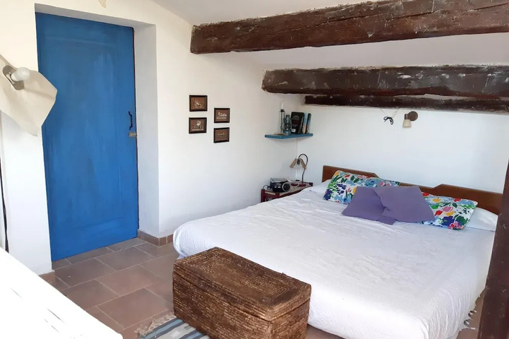 Room 3 of 27