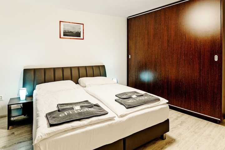 Room 7 of 71