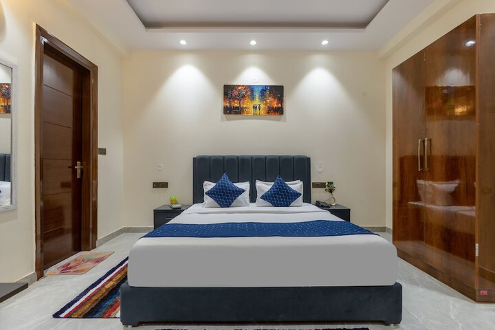 Room 4 of 28
