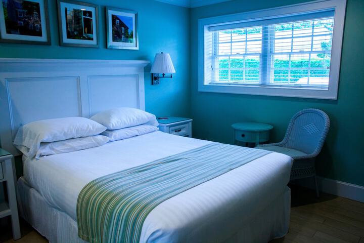 Room 6 of 30