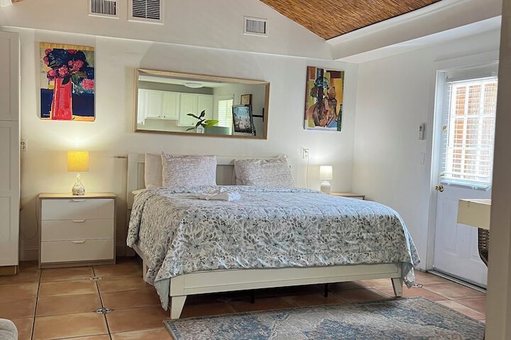 Room 25 of 156