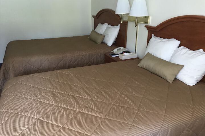 2 Double Beds (11 of 17)