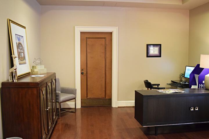Business Center 213 of 227