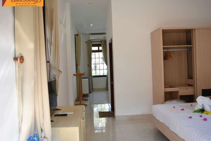 Room 9 of 36