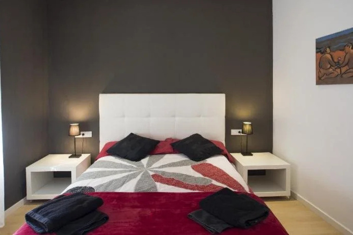 Room 2 of 27