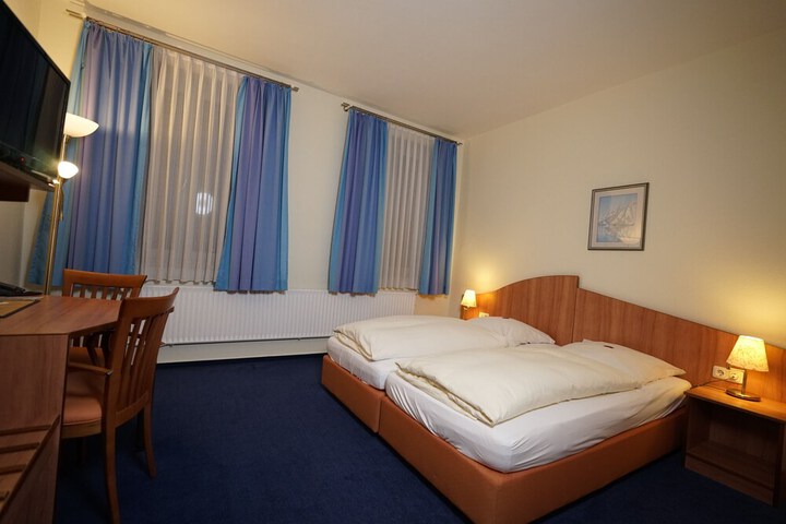 Room 14 of 50
