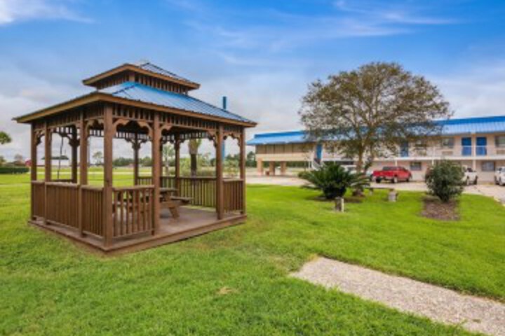 Hotel Exterior 47 of 58