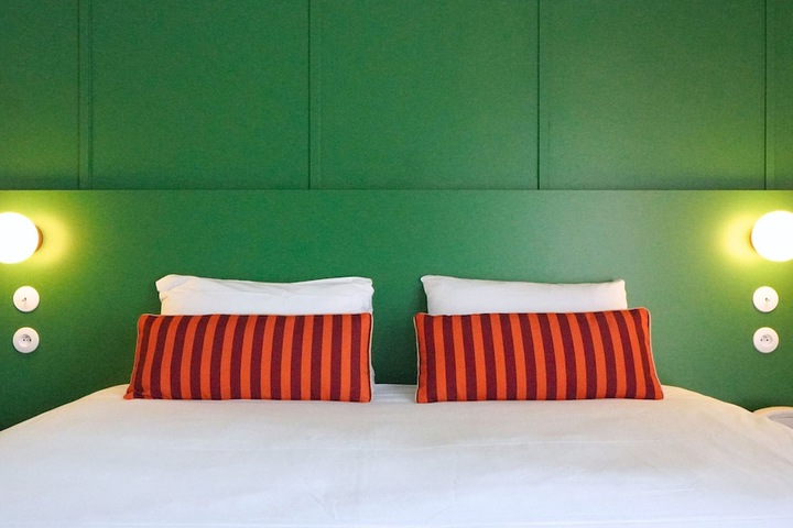 Room 42 of 119