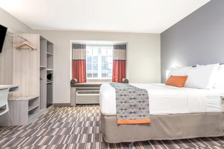 2 Queen Beds (4 of 10)