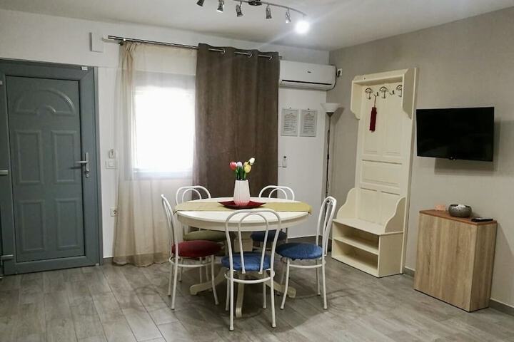 Room 37 of 104